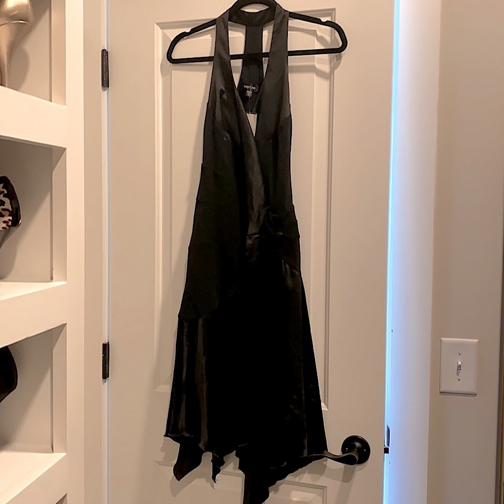 Bebe halter plunge neck black cocktail dress